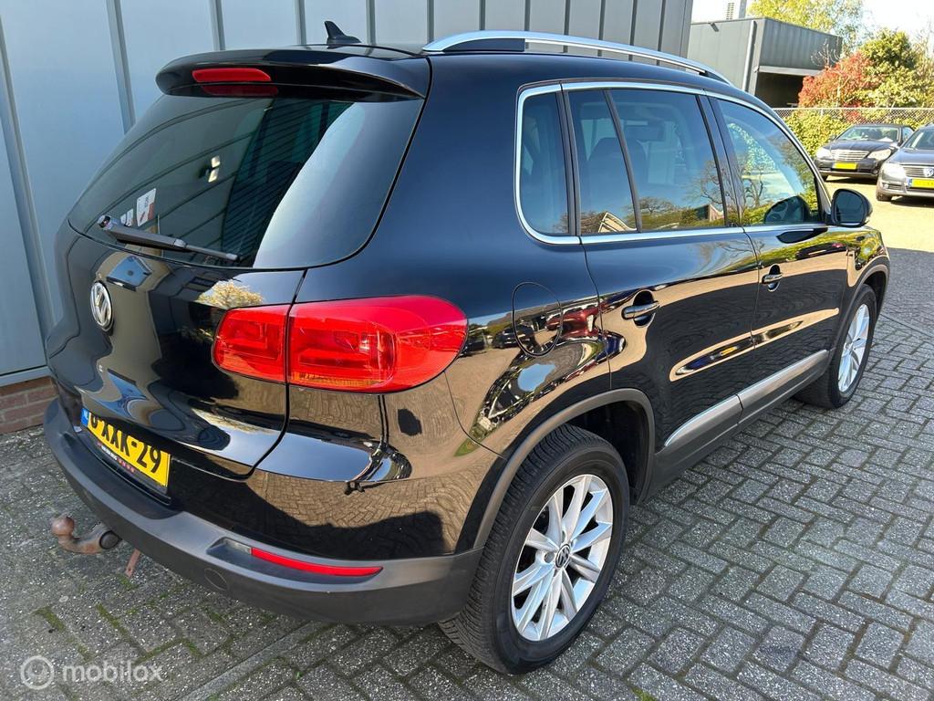 Volkswagen Tiguan 2.0 TDI Sport&Style, Voorwielaandrijving, Euro 5, Zwart, 4 cilinders