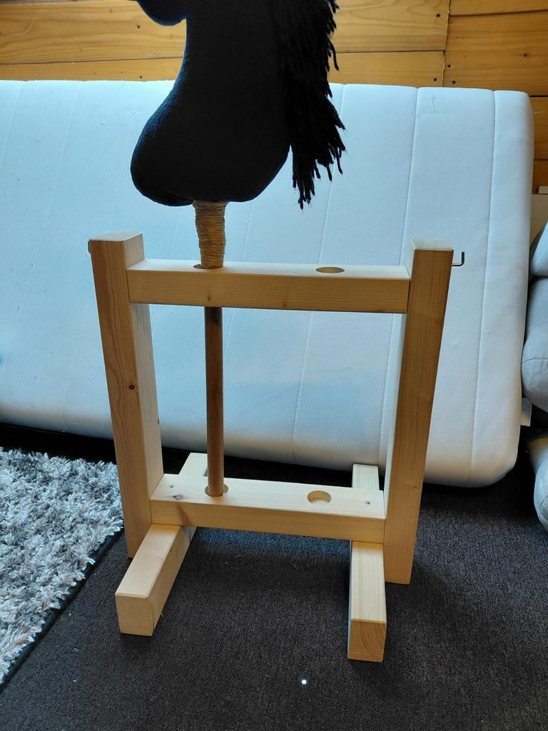 Hobby horse stal, Ophalen