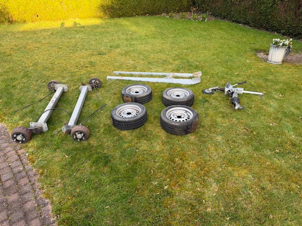 Aanhangwagen onderdelen, Ophalen, Zo goed als nieuw