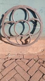 2 identieke ronde gietijzeren stalramen met bloemvorm 60 cm, Ophalen of Verzenden