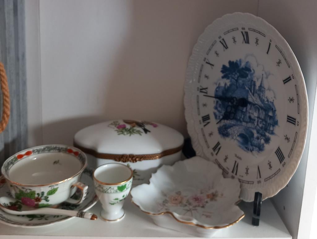 limoge serviesdelen, klok etc, Huis en Inrichting, Overige typen, Ophalen of Verzenden, Zo goed als nieuw, Overige stijlen