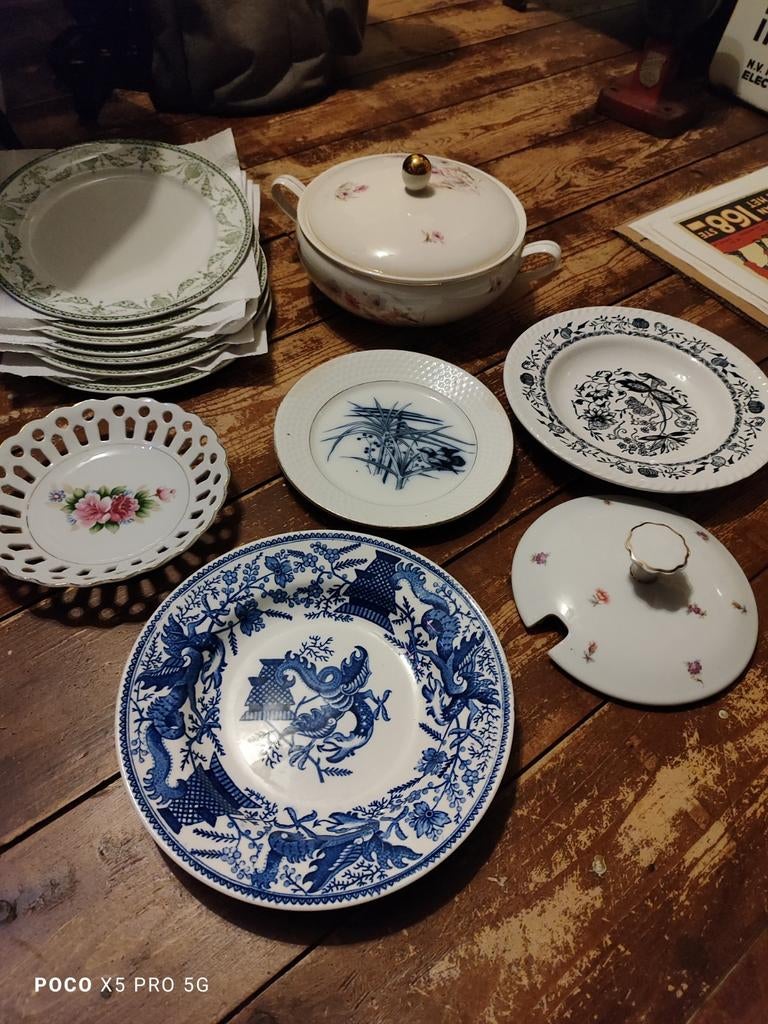 Partij porseleinen servies, zeer oude nederlandse makers, Ophalen of Verzenden