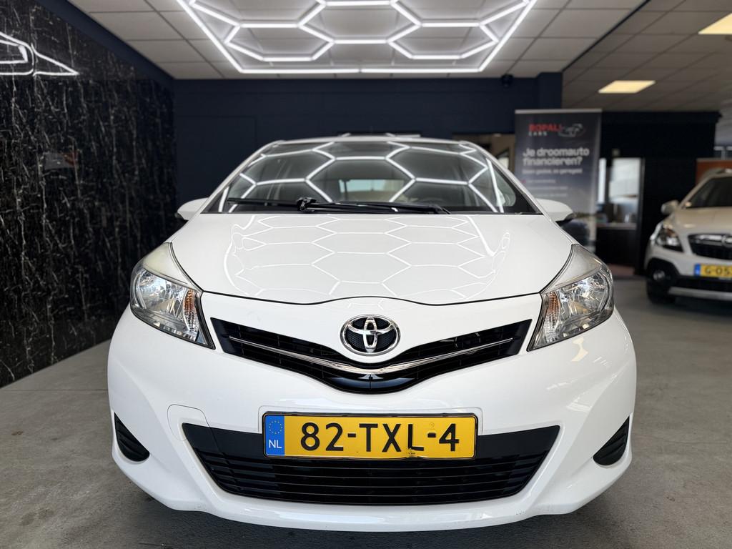 Toyota Yaris 1.0 VVT-i Aspiration (bj 2012), Auto's, Euro 5, Wit, Origineel Nederlands, Bedrijf