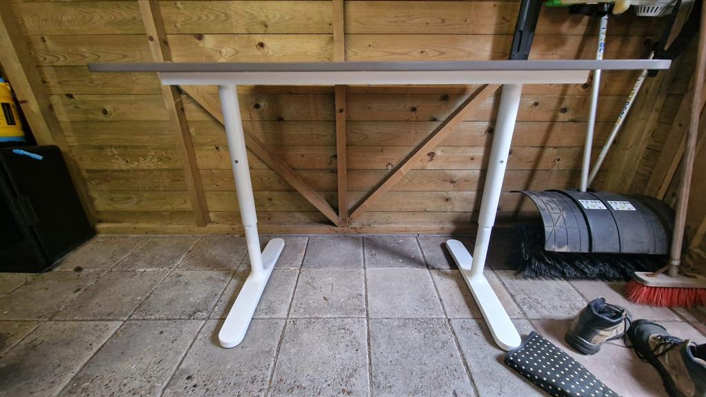 Bureau IKEA, Ophalen, Gebruikt, Spaanplaat of MDF, In hoogte verstelbaar