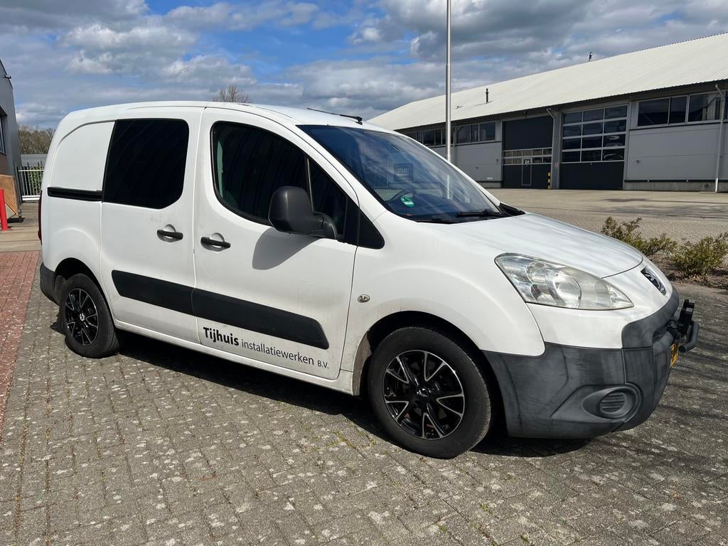 Peugeot Partner 1.6 HDI 55KW  3 zitter!  2009 / Airco, Auto's, Bestelauto's, Voorwielaandrijving, Stof, Zwart, 4 cilinders