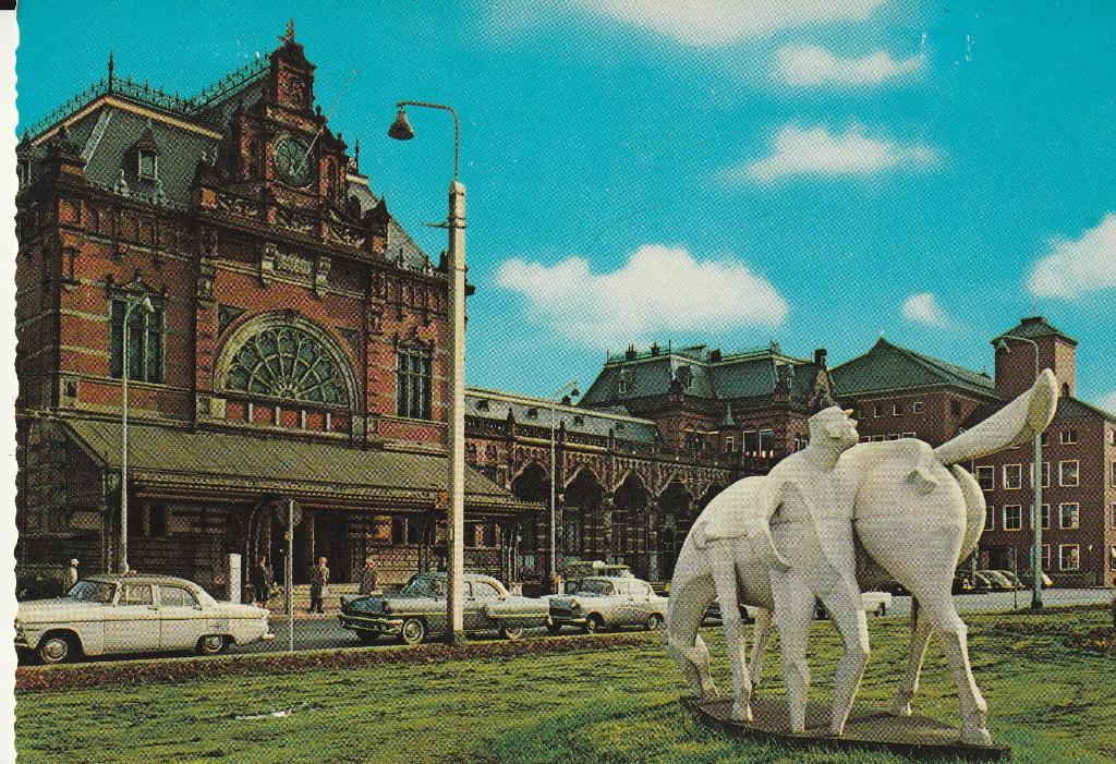 Groningen Station met Peerd van Ome Loeks, Ophalen of Verzenden, 1960 tot 1980, Ongelopen, Groningen
