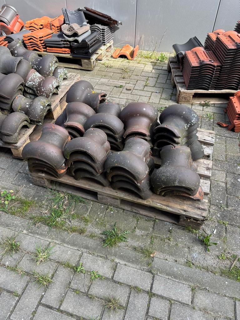 Diverse dakpannen: Ballon vorsten, sneldekker, vhv vario, ov, Doe-het-zelf en Verbouw, Dakpannen en Dakbedekking, Ophalen, Gebruikt