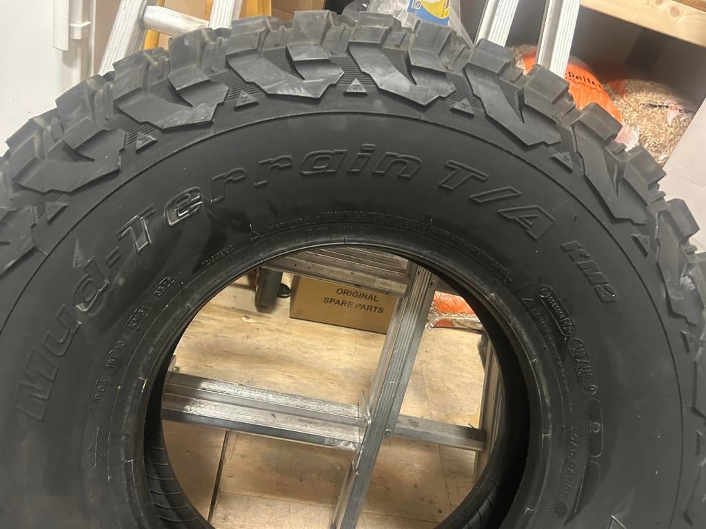 Bf Goodrich Mud terrain T/A KM3 255/85R16 119/116Q 8PR M+S, Zakelijke goederen, Agrarisch | Onderdelen | Banden, Velgen en Assen
