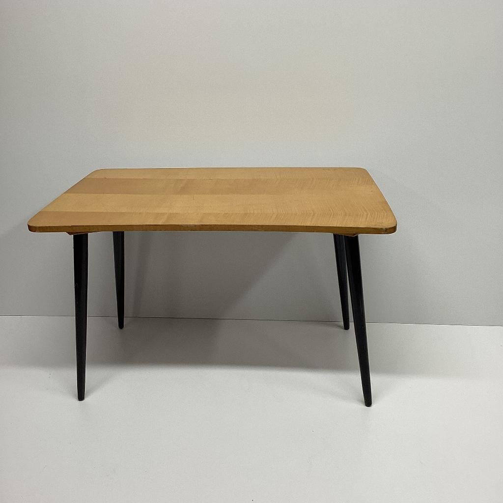 Vintage tafeltje, Ophalen