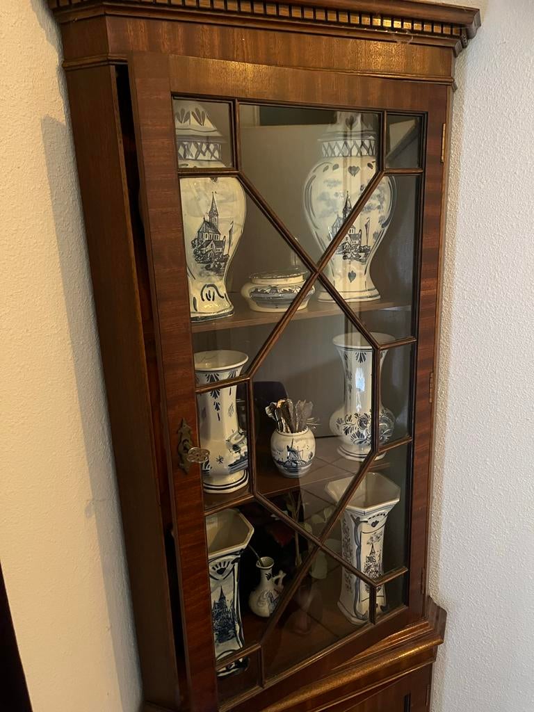 Houten hoekkast met glazen deur, Antiek en Kunst, Ophalen