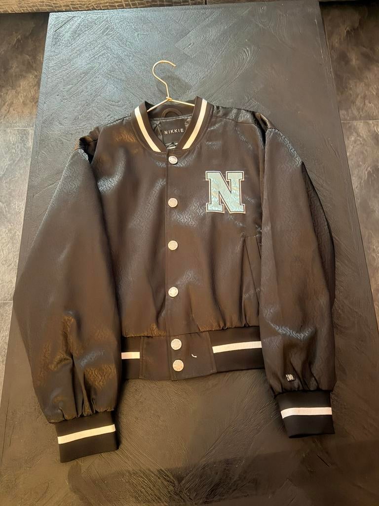 Nikkie jas, Kleding | Dames, Jassen | Zomer, Ophalen of Verzenden, Zo goed als nieuw, Maat 38/40 (M), Zwart