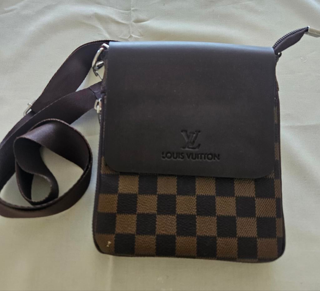 Louis Vuitton tasje, Ophalen of Verzenden, Zo goed als nieuw, Zwart