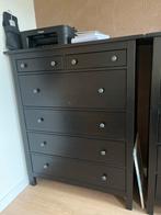 Twee Hemnes ladekasten - donkerbruin (opknapbeurt nodig), Ophalen, Gebruikt, 5 laden of meer, 100 tot 150 cm