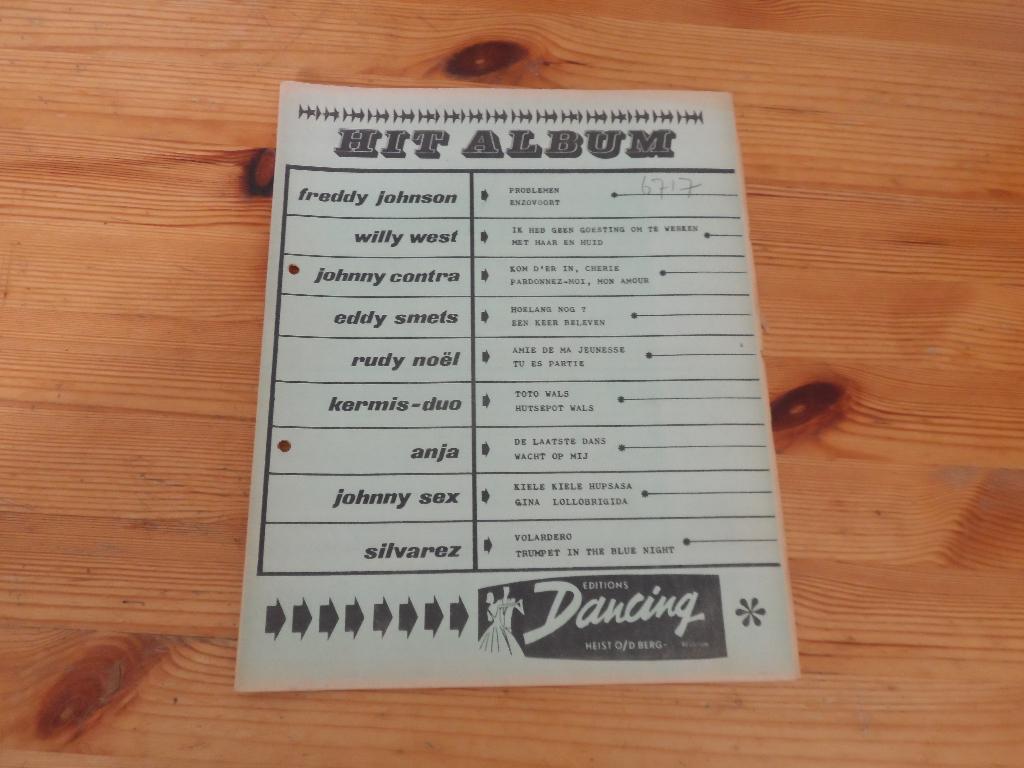 Hit albums 4x, Muziek en Instrumenten, Bladmuziek, Gebruikt, Ophalen of Verzenden, Artiest of Componist, Populair