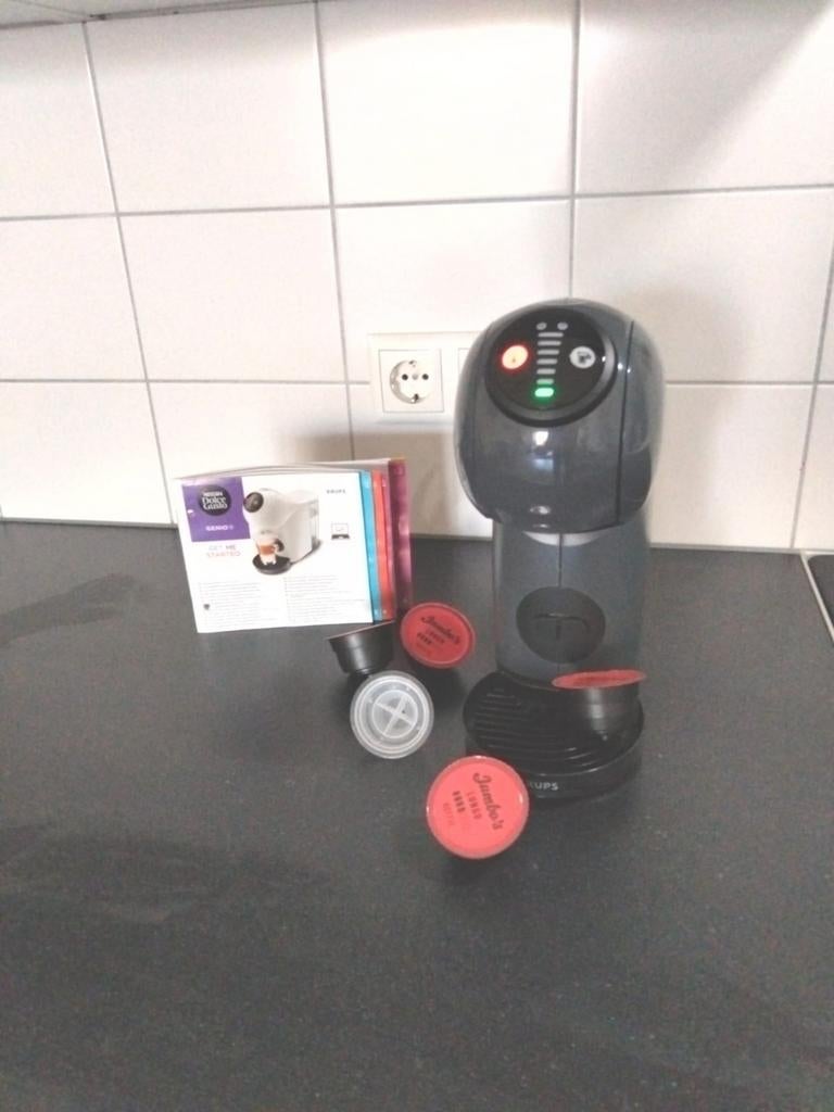Nescafé Dolce Gusto Genio S Krups koffiecupmachine, Witgoed en Apparatuur, Koffiezetapparaten, Ophalen, Koffiepads en cups, Koffiemachine