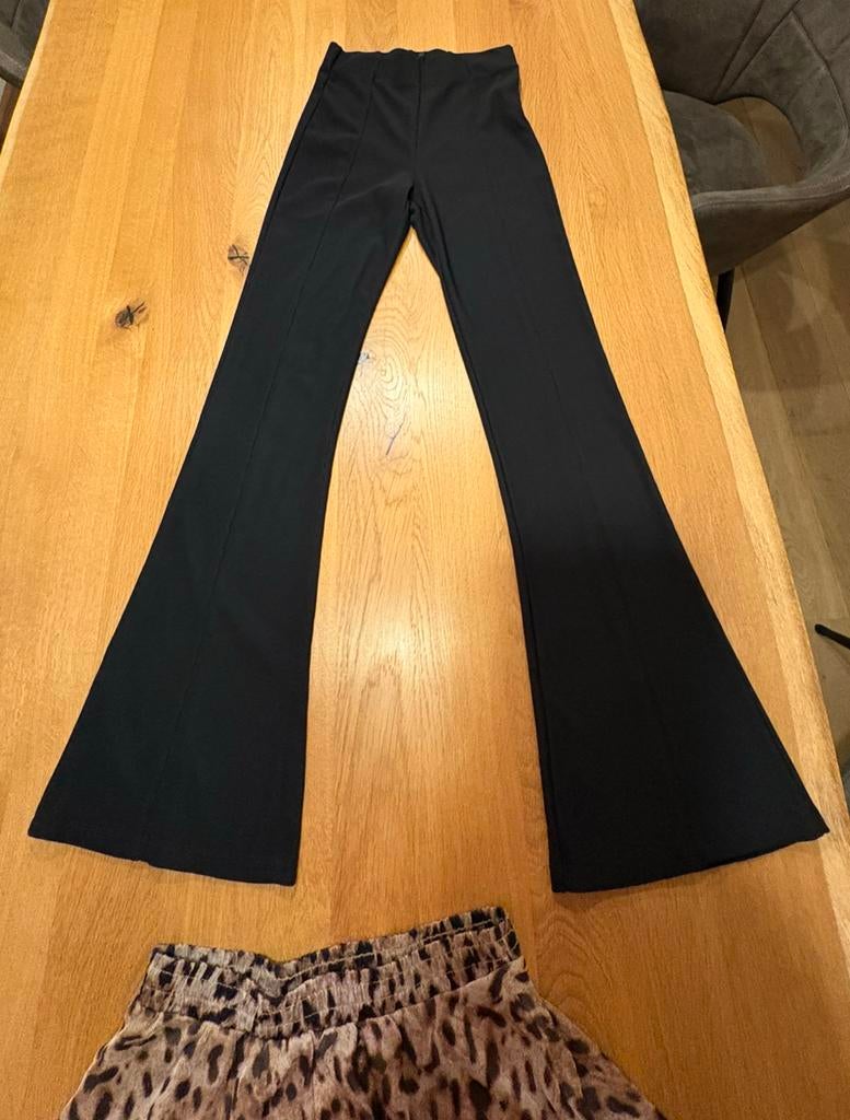 Flared zwarte stoffen broek, stretch, maat S. Rokje Ambika S, Ophalen of Verzenden, Zo goed als nieuw, Zwart, Lang