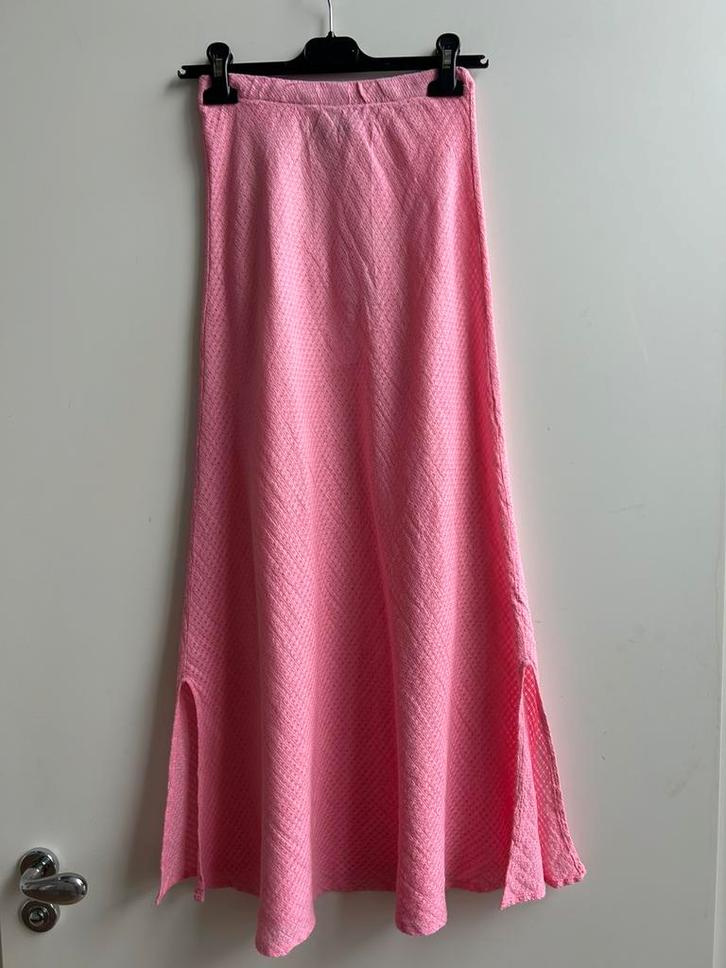 GARCONNE lange rok roze met rafelige zoom mt TU, Kleding | Dames, Rokken, Nieuw, Maat 38/40 (M), Roze, Onder de knie, Ophalen of Verzenden