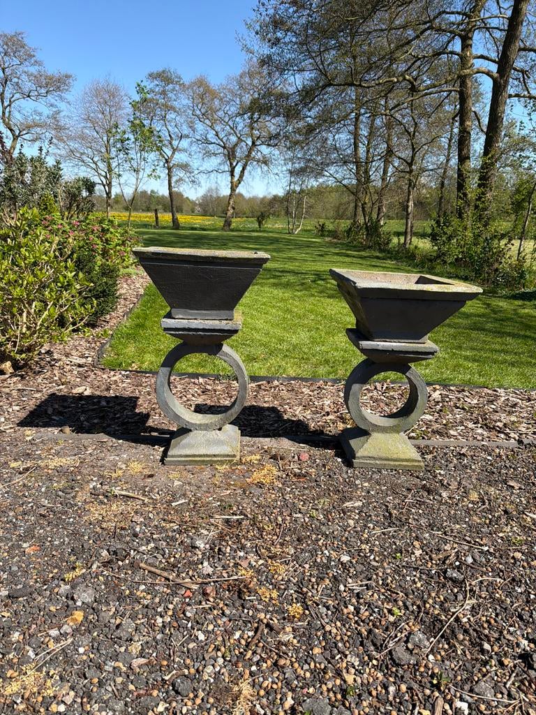 Set van 2 Betonnen Plantenbakken voor Tuin of Terras, Tuin en Terras, Bloembakken en Plantenbakken, Ophalen, Gebruikt, Balkon