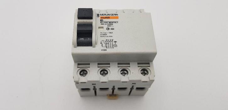 Merlin Gerin Groepenkast Aardlekschakelaar 40A 30mA (1x), Hobby en Vrije tijd, Elektronica-componenten, Gebruikt, Ophalen of Verzenden