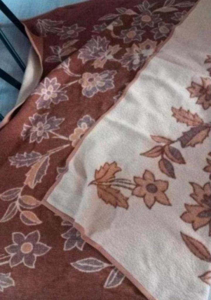 Fraai z.g.a.n deken jaren 70 vintage, Huis en Inrichting, Slaapkamer | Beddengoed, Ophalen, Tweepersoons, Beige, Deken of Dekbed