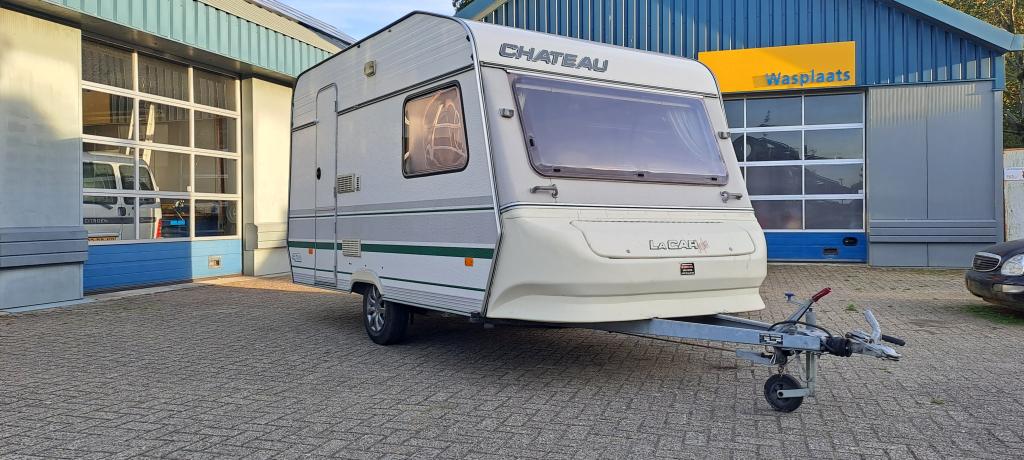 Chateau LaCar, Met Voortent! (bj 1993), Caravans en Kamperen, Caravans, Chateau, Bedrijf, Tot en met 3, Koelkast