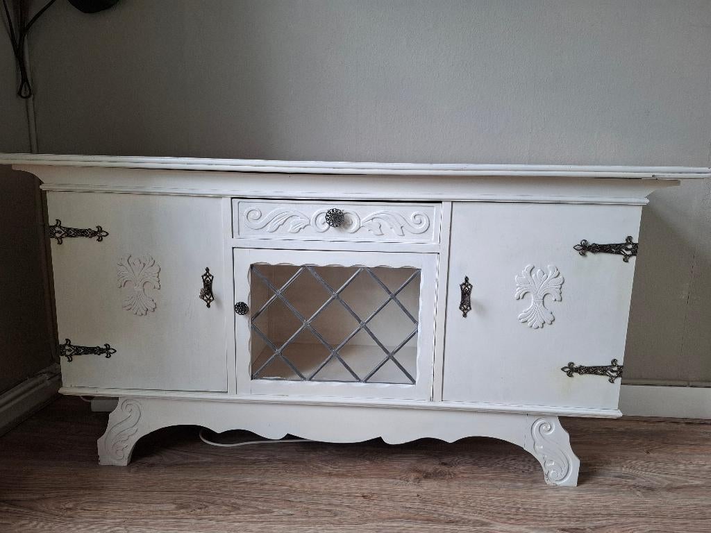 Stijlvol wit dressoir, Huis en Inrichting, Kasten | Dressoirs, Ophalen, Gebruikt, Met deur(en), 150 tot 200 cm
