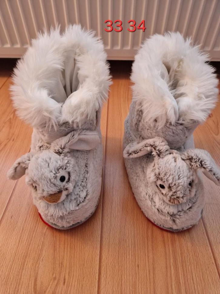 Sloffen konijn maat 33 34  nieuw, Kinderen en Baby's, Kinderkleding | Schoenen en Sokken, Nieuw, Overige typen, Jongen of Meisje