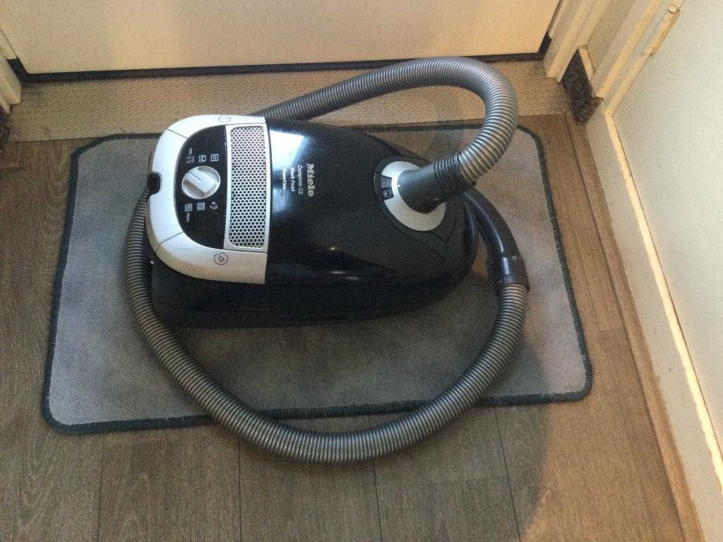 Miele stofzuiger C2, Witgoed en Apparatuur, Stofzuigers, Ophalen of Verzenden, Gebruikt, Stofzak, Stofzuiger
