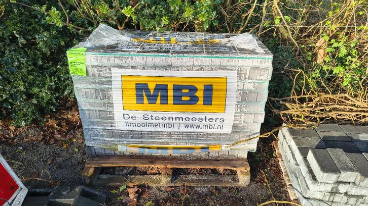 Stenen restpartij - 4 pallets - klinkers, Tuin en Terras, Tegels en Klinkers, Nieuw, Klinkers, Beton, 10 m² of meer, Gecoat, Ophalen