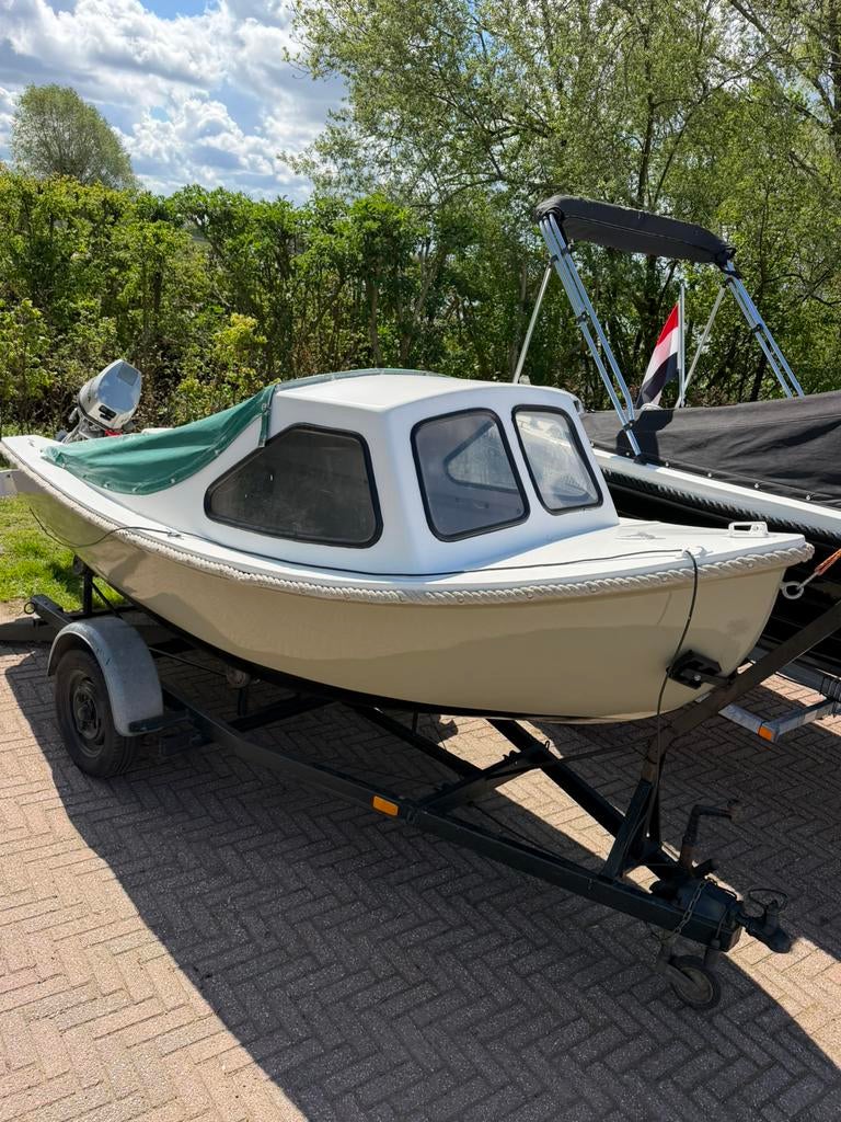 kajuit boot honda 8pk 4takt inc trailer inruil koopje €1250, Watersport en Boten, 10 tot 30 pk, Ophalen of Verzenden, Zo goed als nieuw