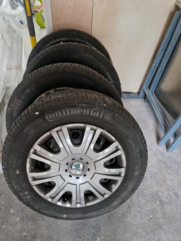 Winterbanden met velg - Continental 195/65 R15, Auto-onderdelen, Banden en Velgen, Gebruikt, 15 inch, Banden en Velgen, Personenwagen