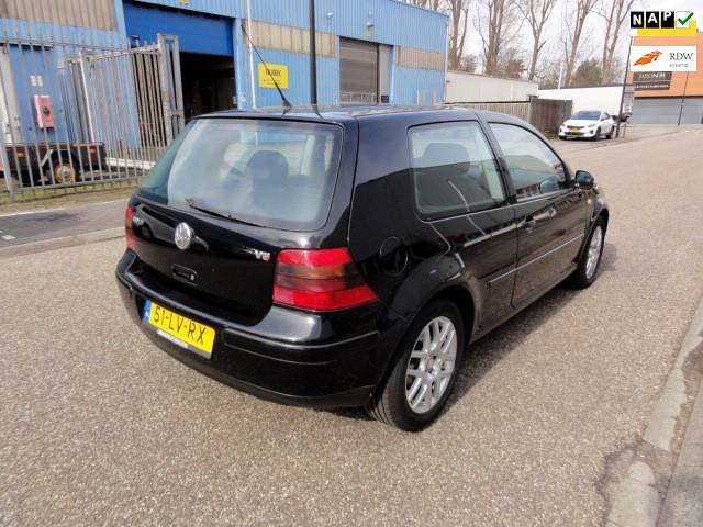 Volkswagen Golf 2.3 V5 Highline Automaat Leer NAP Airco Apk, Gebruikt, Metallic lak, Zwart, Bedrijf