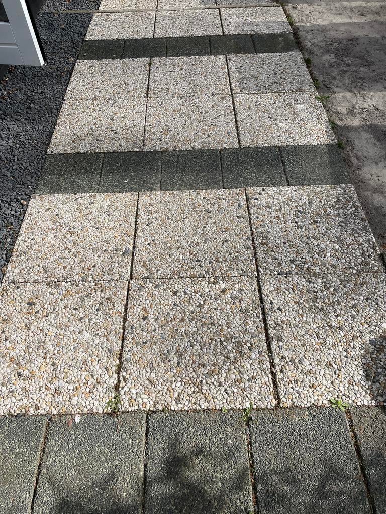 Gratis af te halen grindtegels / terrastegels, Ophalen, Zo goed als nieuw