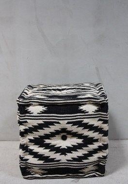 Stoere Kelim Poef Oosterse Stoel Retro Unieke Vierkante Kruk, Huis en Inrichting, Banken | Voetenbanken en Poefen, Nieuw, Minder dan 50 cm