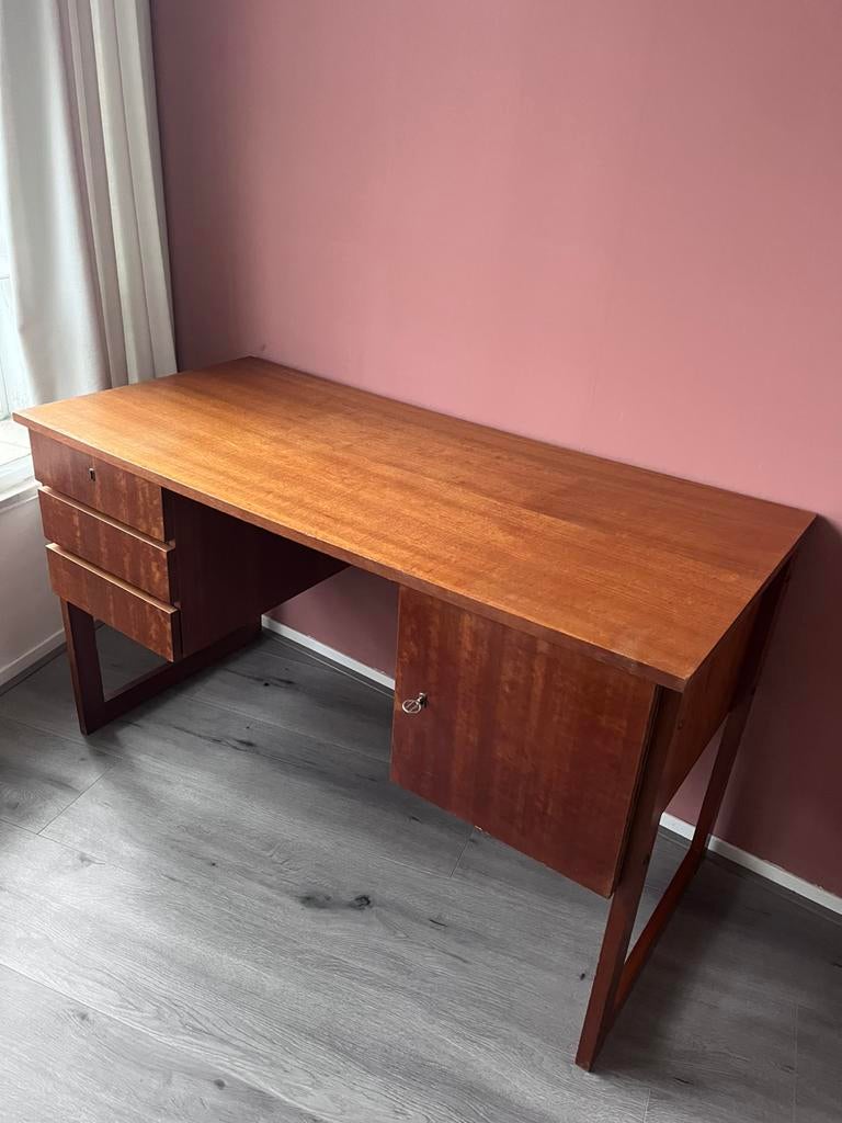 Vintage jaren ‘60 bureau, Huis en Inrichting, Ophalen, Zo goed als nieuw