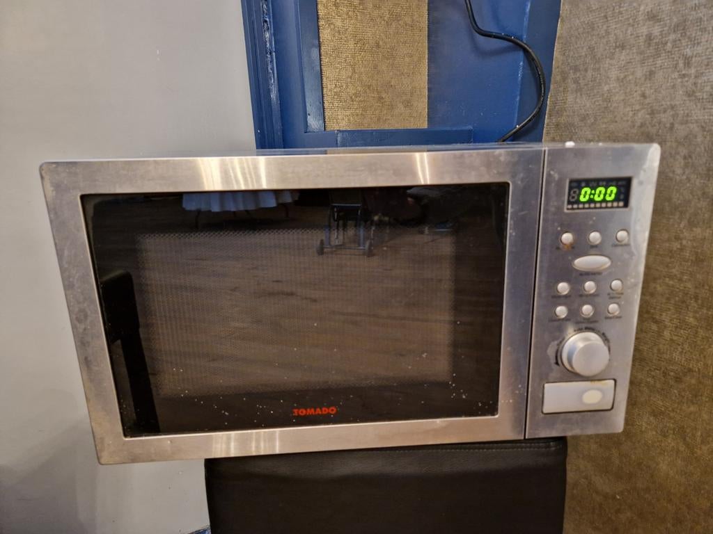 Tomado combimagnetron - Gebruikt, heeft schoonmaak nodig, Ophalen, Combimagnetron, Gebruikt, Grill