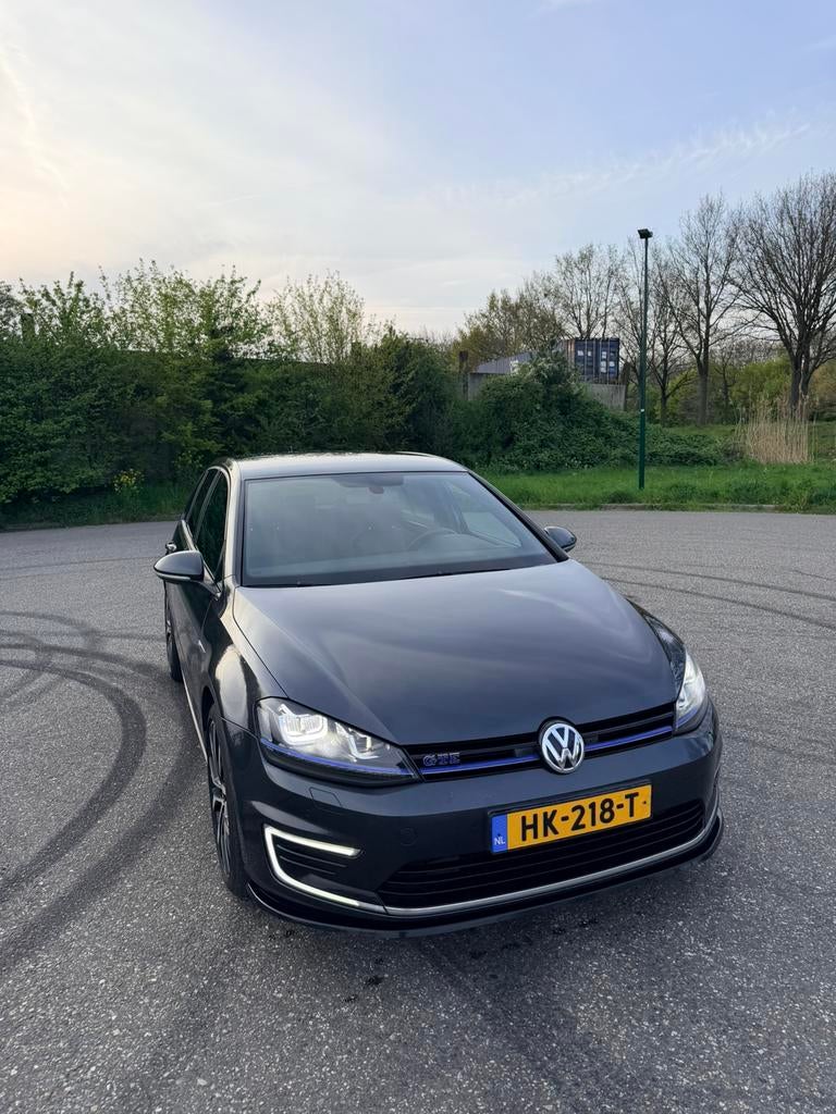 GTE | Leer | Keyless | Elektr. stoel | Stoelverwarming |, Auto's, Volkswagen, Zwart, 1395 cc, 1499 kg, 149 pk
