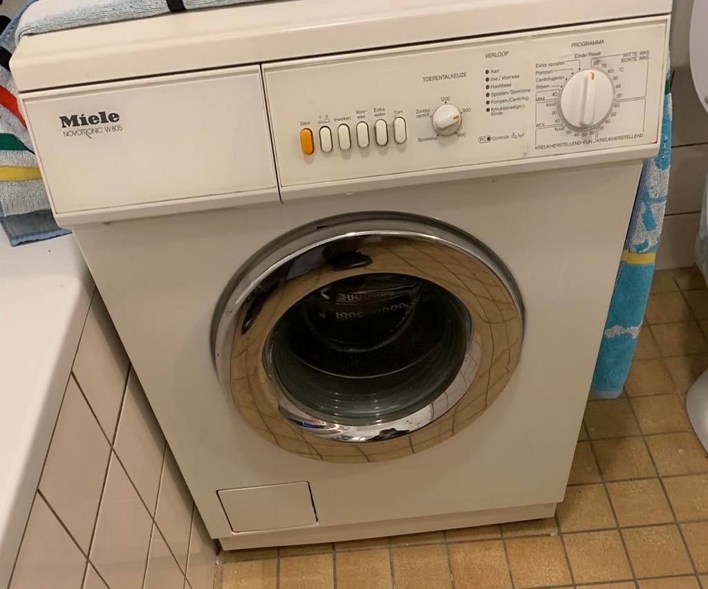 Miele Novotronic W805 wasmachine, Ophalen, 1200 tot 1600 toeren, Gebruikt, Voorlader