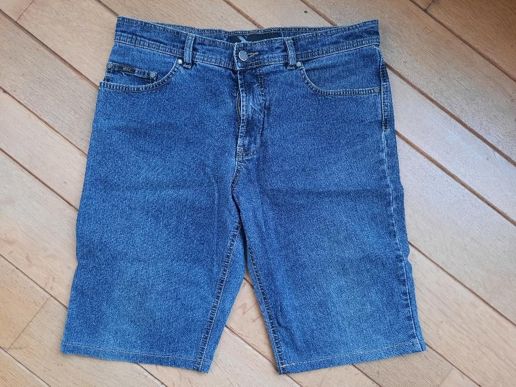 BRAX spijker bermuda maat 34, Kleding | Heren, Spijkerbroeken en Jeans, Brax, Blauw, Ophalen of Verzenden, Zo goed als nieuw