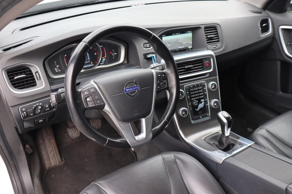 Volvo V60 2.0 D4 Summum | Trekhaak | Leder (bj 2015), Auto's, Voorwielaandrijving, 4 cilinders, Wit, 26 km/l