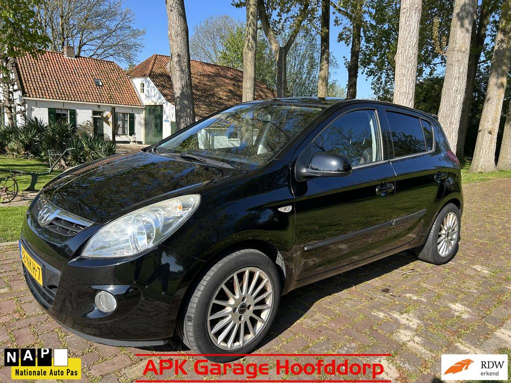 Hyundai i20 1.4i i-Catcher, Voorwielaandrijving, Euro 5, 4 cilinders, 1396 cc