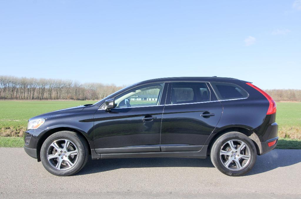 Volvo XC60 2.0 T5 Summum Automaat 2012 Zwart Voll.Historie, Euro 5, 1800 kg, Beige, 4 cilinders