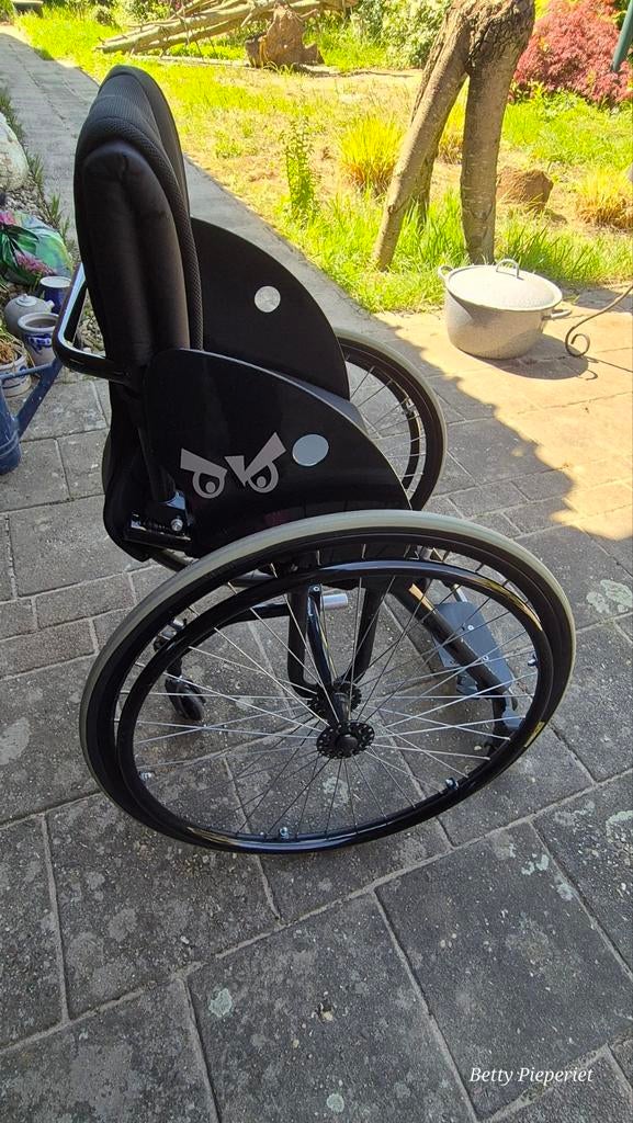 T.N.S Dansrolstoel, op maat gemaakt., Diversen, Rolstoelen, Ophalen, Zo goed als nieuw, Handbewogen rolstoel