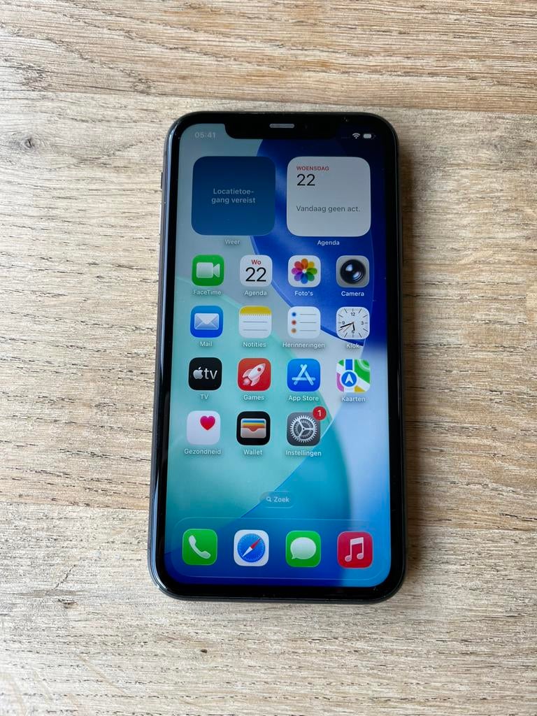 iPhone 11 64GB + 3 hoesjes & screen protector, Telecommunicatie, Mobiele telefoons | Apple iPhone, 70 %, Zwart, Zo goed als nieuw