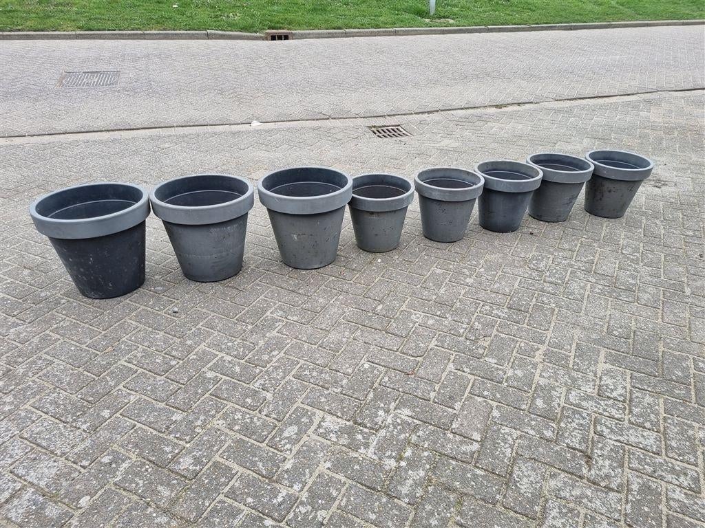 Diverse bloempotten antraciet, Tuin en Terras, Bloempotten, Kunststof, Gebruikt, Rond, Balkon