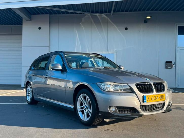 BMW 3-Serie 2.0 320i Touring 2010 Grijs, Auto's, BMW, Particulier, 3-Serie, ABS, Airbags, Airconditioning, Bluetooth, Centrale vergrendeling