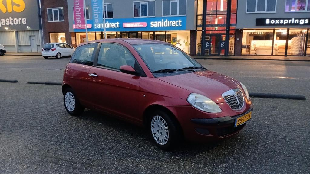 Leuke comfortabele zuinige vlotte Lancia Ypsilon 1.2 16V, Voorwielaandrijving, Metallic lak, 4 cilinders, 400 kg