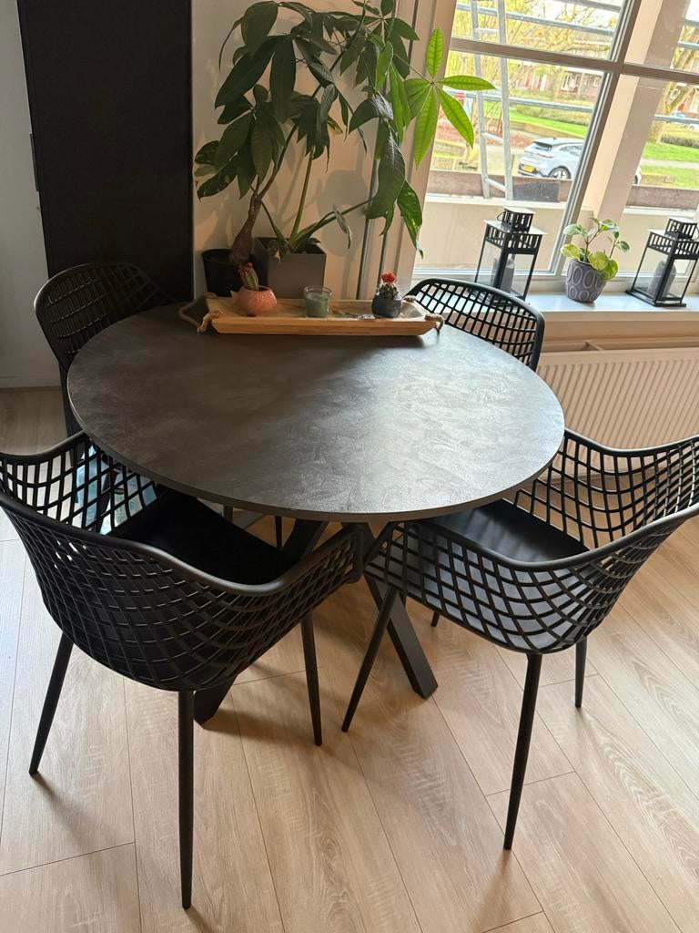 IKEA Mariedamm eettafel, zwart marmerpatroon evt 4 stoelen, Huis en Inrichting, Ophalen, Overige materialen, Gebruikt, 100 tot 150 cm