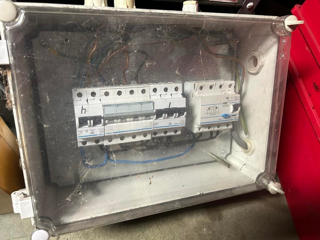 Hager Groepenkast met Zekeringen en Aardlekschakelaar, Ophalen of Verzenden, Gebruikt, Overige typen