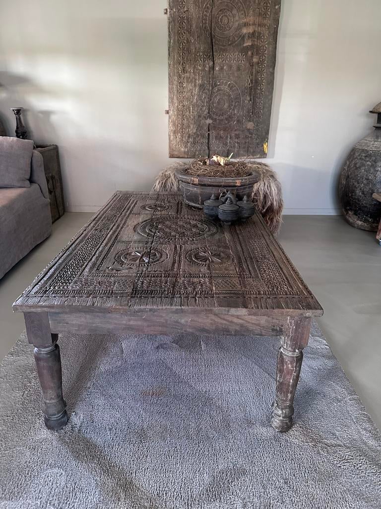 Handgesneden Salontafel van Antieke Indiase Deur, Ophalen